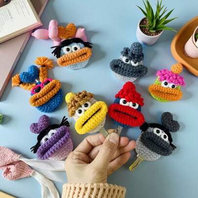 手工编织钥匙包，趣味车钥匙套，厚唇怪拉式钥匙收纳，管家钥匙链拉式钥匙链包，男女通用钥匙包手工编织厚唇钥匙链，精致迷你毛线钩织车钥匙包。