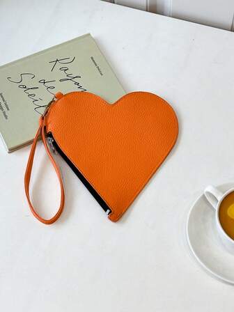 女士时尚个性心形纯色PU皮手拿包，适合商务宴会，也可作为优雅的手机/零钱包使用。假日旅行化妆包，配有腕带，亦可作为复古日常通勤钱包使用。注意：此款为迷你口红包/零钱包/首饰包（无法装下手机），尺寸迷你。