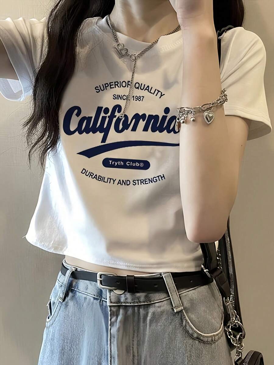 加州蓝字母印花露脐短款上衣,圆领短袖露脐设计,适合夏季穿着;白色露脐短款上衣,性感风格,休闲短袖T恤 - 白色 - 查看 1