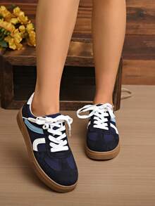 Plus Size Women Comfortable Lace-Up Casual Sports Sneakers