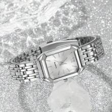 两件套女士优雅复古腕表套装 - 奢华心形链式石英表，搭配矩形表盘和不锈钢表带，经典模拟腕表，适合作为复活节礼物或日常休闲装扮。