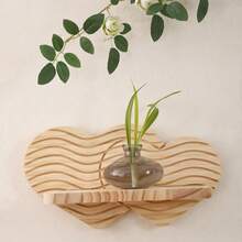 1个心形创意木质壁挂式花架，木制工艺家居装饰