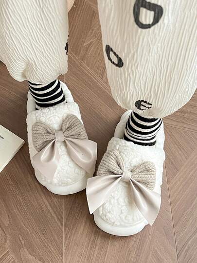 نعال منزلية نسائية ذات قاع ناعم بفيونكة، نعال داخلية/خارجية مبطنة بفرو ناعم وإغلاق مغلق، أنيقة ومريحة للاستخدام المنزلي