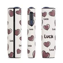 Capa Protetora Para Iqos Iluma I On E / Ilma I (1 Peça), Feita De Pu E Pc De Alta Qualidade, Durável E Eficaz Na Prevenção De Arranhões E Danos Por Impacto. Design Ergonômico Com Encaixe Perfeito De 360 Graus, Pegada Confortável E Estampas Fofas Como Rosto Sorridente, Coração, Lábios E Gato. Acessório Ideal Para Fumantes E Uma Ótima Opção De Presente Para Homens E Mulheres. - Multicolorido - Ver 18