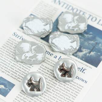 1 pieza Accesorio de clip con estilo de perro y fósil de dinosaurio único