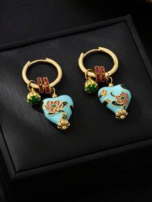 一对复古奢华珐琅串珠心形耳环，饰以彩色莲花图案，百搭配饰，可搭配旗袍或半身裙，是母亲节的绝佳礼物。 - 青碧色 - 查看 3