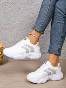 女士白色跑步鞋，休闲运动鞋，厚底硫化鞋，防滑增高皮鞋，大码 41-43，基础款，青春学院风，软底系带运动鞋，四季皆宜 - 白色 - 查看 2