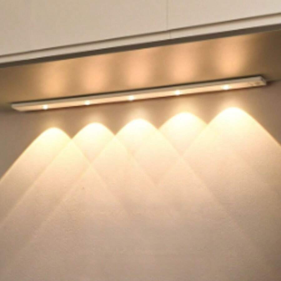 Luz LED Inteligente con Sensor de Movimiento - 50 cm de Longitud en Negro Piano y Blanco Perla - Detector de Presencia para Pasillos, Escaleras y Dormitorios - Regalo de Navidad y Ahorro Energético para el Hogar - Material Metálico 4 cm de Ancho - Blanco - Ver 1