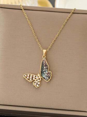 蝴蝶造型，轻盈奢华，优雅别致，简约法式风格，精致的锁骨链，是情人节、周年纪念日和特殊场合送给情侣的完美浪漫礼物。