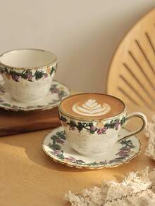 法式复古葡萄藤浮雕陶瓷杯碟套装，浅浮雕工艺，独特图案设计，咖啡杯碟套装，下午茶杯碟套装，饮料杯，拿铁杯，小吃盘，适合日常使用，家居、餐厅、咖啡馆等场所，亦可作为礼品赠送。