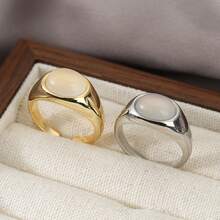 一款时尚、高端、甜美浪漫的可调节开口戒指，精致百搭，款式多样，适合日常佩戴和节日场合，可作为礼物送给朋友或爱人。