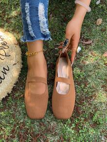1 Pair New Women Loafers, Breathable Flat Shoes, Retro Flat Non-Slip Driving Shoes, Comfortable Outdoor Travel Lining Shoes, Casual Comfortable One-Piece Shoelace, Daily Casual Shoes - Brown - View 2