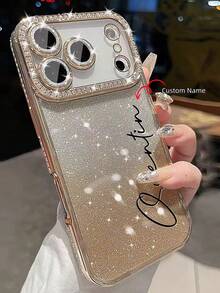 这款定制手机壳可印上您的姓名和字母,并镶嵌电镀水钻,适用于 17/16/15/14/13 Pro Max 系列。采用 TPU 材质,防震防刮,有效保护摄像头镜头。这款 17 Pro Max 手机壳是完美的生日礼物之选。 - 金色 - 查看 2