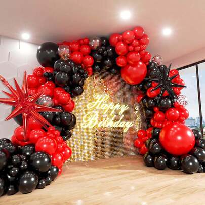 红黑气球拱门套装，包含各种尺寸的红黑乳胶气球和红黑爆炸星气球。适用于性别揭晓派对、婴儿礼物赠送活动、周年庆典和男孩生日派对等场合的装饰。