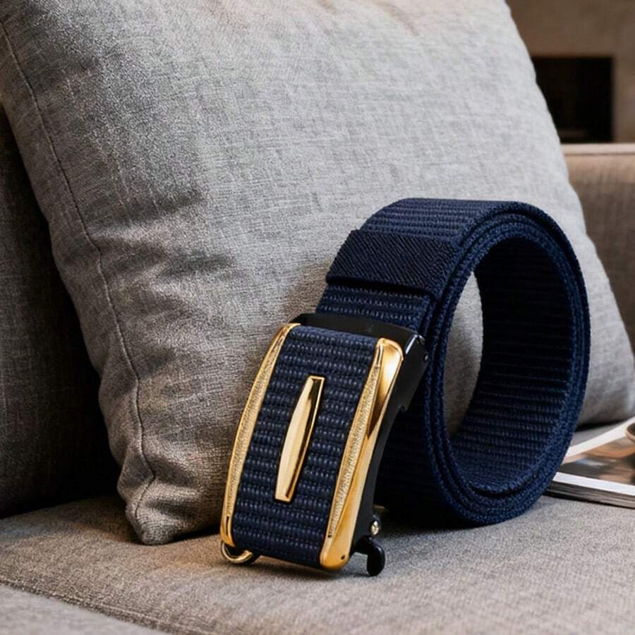 1PC Cinturón de lona con hebilla automática para hombre + 3,8 cm de ancho + Disponible en varios colores Adecuado para uso diario / informal de negocios + Resistente al desgaste y duradero + Hebilla automática para mayor comodidad Ajuste flexible + Se adapta a varios estilos de pantalones Accesorio práctico - Azul - Ver 1