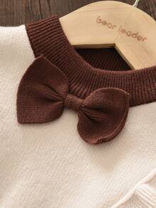 女童可爱荷叶边蝴蝶结领长袖上衣和百褶裙两件套，秋冬款 - 咖啡棕 - 查看 3