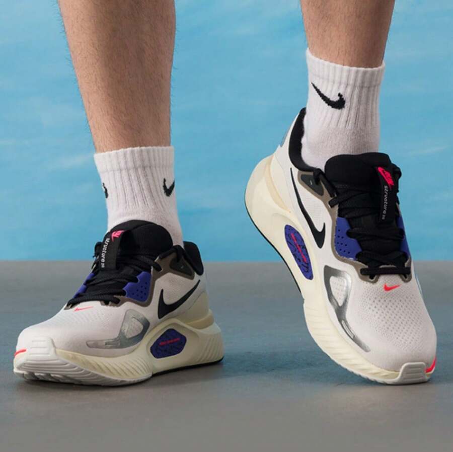 Nike Zapatillas de running STRUCTURE 26 de estabilidad para hombre, modelo invierno 2025, para correr en asfalto. - Blanco y Negro - Ver 1