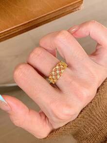 1 chiếc nhẫn cưới vĩnh cửu bằng thép không gỉ kiểu Pháp cổ điển, hình cỏ bốn lá may mắn và hoa sao, sang trọng, khảm họa tiết tinh tế. - Nhẫn kim cương hoa bốn lá - Xem 13