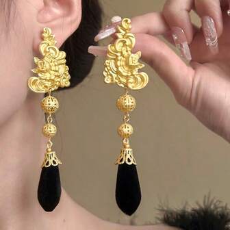 1 Pair Palace Style Golden Embossed Auspicious Cloud Stud Earrings & Black Teardrop Tassel Dangle Earrings