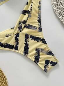 Spring/Summer New Retro Pattern Contrast Color Halter Removable Padded Bikini Two Pieces Bikini Set, High-Cut Triangular Bottoms, Sexy & Fashionable For Beach, Resort, Valentine's Day - Yellow - View 4