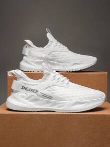 زوج من أحذية رياضية كاجوال للرجال مصنوعة من شبكة تنفس خفيفة الوزن. تصميم رباط منخفض مع نعل إيفا ودعم للقوس للركض - أبيض - مشاهدة 12