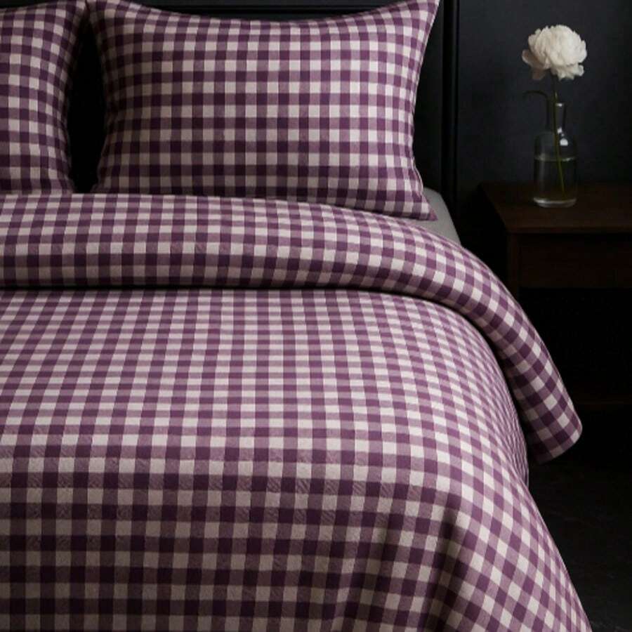 Duvet Cover Set Without Fitted Sheet – Button Closure – 71% Polyester, 26% Cotton, 3% Viscose | Single: 160x220 Cm + 1 Pillowcase | Double: 200x220 Cm + 2 Pillowcases | Soft & Durable Fabric | Made In Turkey - Purple - View 1