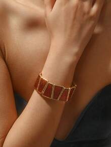 1pc Vintage Geometric Resin Inlaid Zinc Alloy Elastic Rope Bracelet For Women, Fashionable For Daily, Vacation, Party - Trapezoidal Micro-flash - View 1