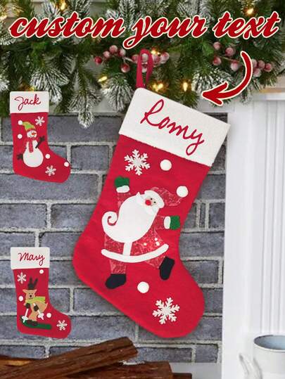 Calcetines navideños personalizados y personalizados: bordado de texto con nombre personalizado. Características de Papá Noel, renos esquiando, muñeco de nieve alegre con detalles brillantes (20x30cm/8x12in). Una decoración navideña y un regalo conmovedor para niños, familias, amantes de las mascotas y entusiastas de la Navidad. Ideal para exhibir en la repisa de la chimenea, decorar el árbol de Navidad.