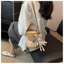 Sac à main pour femme, nouveau sac mode de niche, sac bandoulière matelassé, sac seau - Rose avec pendentif - Voir 9