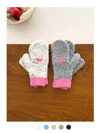 Stickade vantar i hjärtmönster och kontrastfärg, söta tjocka varma vantar med pekskärm för dam. Stickade vantar i hjärtmönster och kontrastfärg, söta varma vantar med pekskärm för dam. Stickade vantar i hjärtmönster och kontrastfärg, söta mångsidiga tjocka varma vantar för dam.
