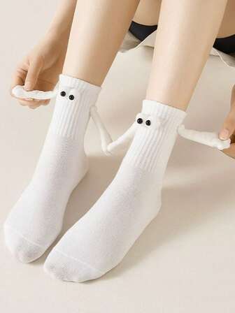 磁性防滑袜，男女时尚黑白趣味可爱卡通眼睛情侣中筒袜，送礼佳品