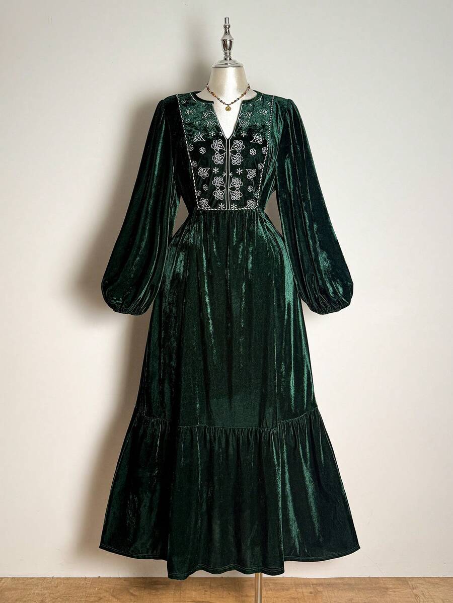 Đầm nhung màu xanh đậm cổ chữ V thêu họa tiết phong cách Bohemian, đầm dự tiệc mùa xuân thanh lịch. - Màu xanh lá cây đậm - Xem 1