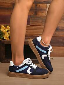 Plus Size Women Comfortable Lace-Up Casual Sports Sneakers