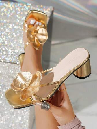 Women's Spring/Summer New Gold Chunky Heel Mules, Decorated With Gold Flower Accents - Square Toe Formal Sandals, Suitable For Parties And Formal Events, Beachwear And Boho-Chic Style, Recommended By Influencers, Pair With Dresses, Chunky High Heels