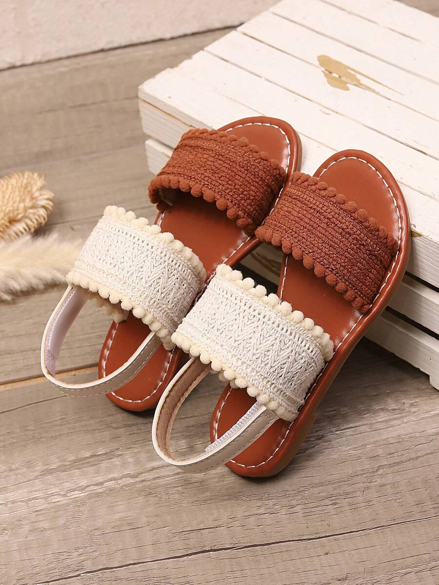 1 Pair White Toddler/Little Girls' Flat Beach Sandals, Brown & White Fabric Strap, Adjustable Hook & Loop Closure, Round Toe, Non-Slip, Comfortable, Cute Roman Style Sandals, Suitable For 3-12 Years Old Girls, For Party, Vacation, Casual Daily Wear, Summer Beach - White - View 1