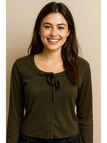 Blusa Feminina Cropped Canelado Com Decote E Manga Longa De Tons Terrosos Moda Inverno Simples Casual Com Nó - Verde Militar - Visão 1