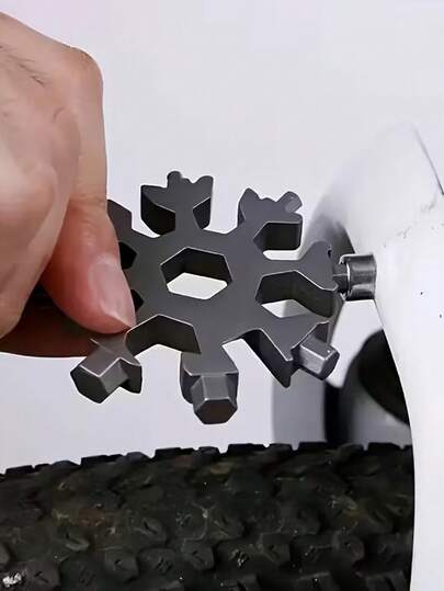 1 st 18-i-1 snöflinge multiverktyg, snöflingeöppnare i rostfritt stål, platt skruvmejselsats och skiftnyckel Julklappar till män: Coola campingprylar Verktyg Presenter till män, make, morfar, unika pappapresenter från dotter