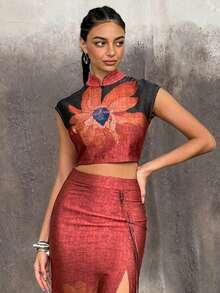 Faeriesty بلوزة صينية جديدة فاخرة للنساء مع ياقة صغيرة على الطراز الصيني وأكمام قصيرة أنيقة، تتميز بنقش زهري فني - مثالية للعشاء الرسمي وحفلات السجادة الحمراء وحفلات الزفاف الفاخرة والولائم الرسمية والفعاليات التجارية الرفيعة لتعزيز الرقي والأناقة في التجمعات الراقية. ملابس رأس السنة الجديدة - احمر خشبي - مشاهدة 4