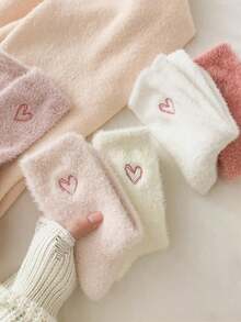 [Tất ấm] 5/10 đôi tất giữ nhiệt mùa đông bằng vải nhung lông cho bé gái với thiết kế biểu tượng trái tim - Tất ngắn mềm mại, mịn màng để đi bộ trong nhà và ngoài trời, chỉ giặt tay, quà tặng ấm cúng, tất mềm mại, giày dép thoải mái, đồ dệt kim thời trang - Nhiều màu - Xem 7