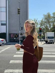 女士裸感紧身瑜伽长袖上衣和高腰运动裤套装 - 酒紅色 - 查看 4