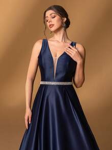 Faeriesty Elegante vestido de la madre de la novia: Escote en V | Sin mangas | Silueta de línea A | Adorno de cintura con rhinestones | Perfecto para bodas, galas formales, cenas de etiqueta, eventos sinfónicos y bailes benéficos