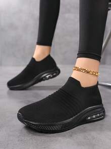 Women's Wide Fit Breathable Lightweight Knit Slip-On Sneakers, Ribbed Knit Pattern, Round Toe Low-Top Thick Sole Athletic Shoes, Casual Comfortable Style, Suitable For Women's Daily Walking, Work, Travel, Spring/Summer Black Fabric Slip-On Shoes