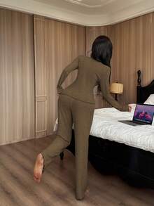 2pcs Women Ribbed Bowknot V-Neck Long Sleeve Top And Flare Pants Brushed Pajama Set, Casual Loungewear Suitable For Autumn/Winter