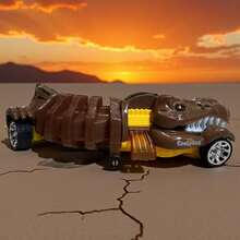 Cocodrilo en forma de carro con luces y sonido para niños, juguete interactivo que camina, baila y emite melodías divertidas. Su diseño colorido y dinámico ofrece movimiento automático, efectos luminosos y música integrada que estimulan la imaginación y la coordinación. Ideal para regalar, decorar o acompañar momentos de juego llenos de diversión y creatividad. Perfecto para pequeños amantes de los juguetes que se mueven y brillan. - Camel - Ver 1