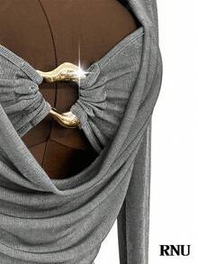 RNU Robe grise sexy pour femmes avec col drapé, boutons métalliques, détails ajourés, sequins minimalistes et bas élastique ajusté. Tenue décontractée pour le bureau, les sorties en boîte de nuit, les concerts, les fêtes sexy, les vacances et les rendez-vous. Manches longues, jupe courte, stretch et coupe slim. Idéale pour le printemps, l'été, l'automne et l'hiver.