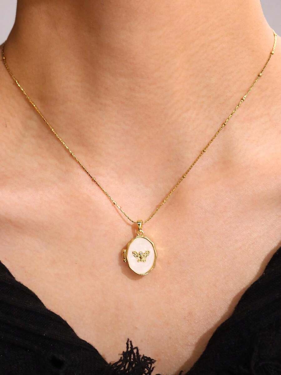 1pc Elegant Vintage Fashion Unique Golden Openable White Pearl Butterfly Pendant Necklace, Suitable For Daily Commute Wear And Women's Jewelry Matching