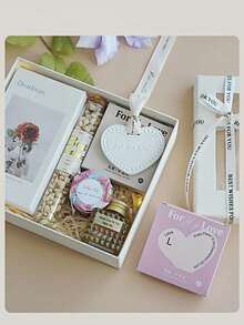 薰衣草香囊吊坠，心形香氛片，情人节礼物，香氛片，装饰吊坠。持久留香，耐用衣物香氛吊坠，适用于衣柜、卧室、汽车、厨房、客厅、衣橱等场所。