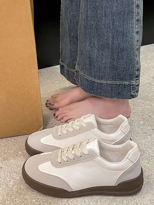 New Women's Flat Lightweight Comfortable Casual Sports White Fashion Sneakers