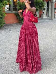 Vestido longo feminino elegante em estilo vintage, vermelho com bolinhas, corte em A, alças finas nas costas e barra evasê, exibindo um charme retrô perfeito para festas e o verão. - Vermelho - Ver 4