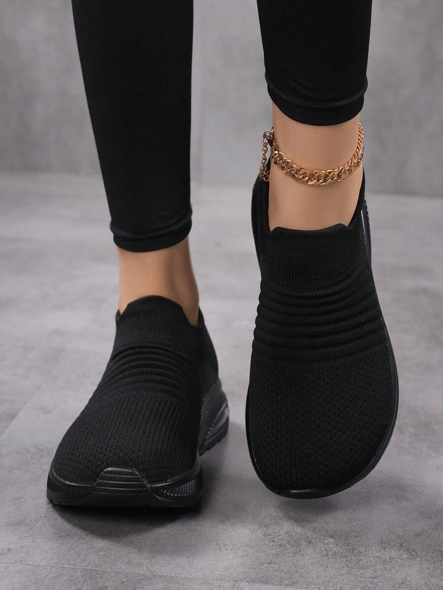 Women's Wide Fit Breathable Lightweight Knit Slip-On Sneakers, Ribbed Knit Pattern, Round Toe Low-Top Thick Sole Athletic Shoes, Casual Comfortable Style, Suitable For Women's Daily Walking, Work, Travel, Spring/Summer Black Fabric Slip-On Shoes